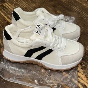 Thick Sole Sports Shoes, Lightweight, Comfortable, Breathable Walking Shoes